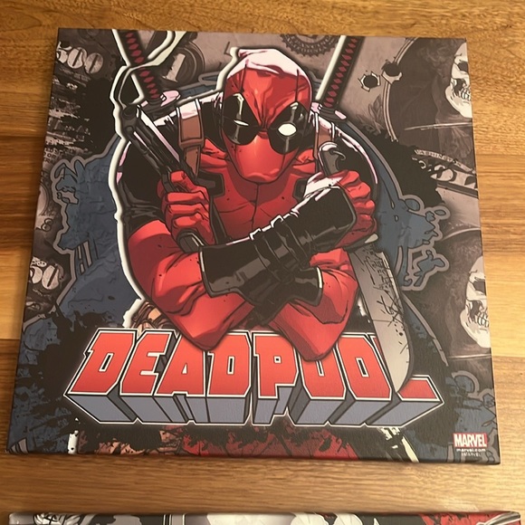 SILVER BUFFALO THE PUNISHER CANVAS and SILVER BUFFALO DEADPOOL
Excellent - Picture 2 of 10